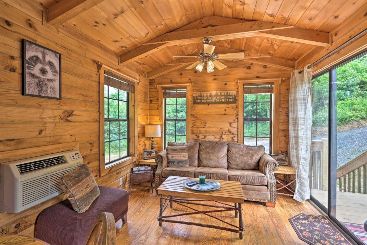 Quaint Log Cabin With Views Near West Jefferson Warrensville Dış mekan fotoğraf