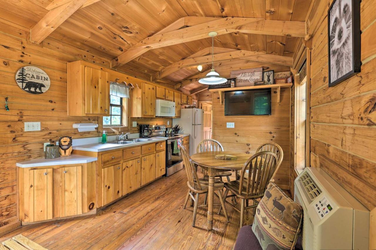 Quaint Log Cabin With Views Near West Jefferson Warrensville Dış mekan fotoğraf