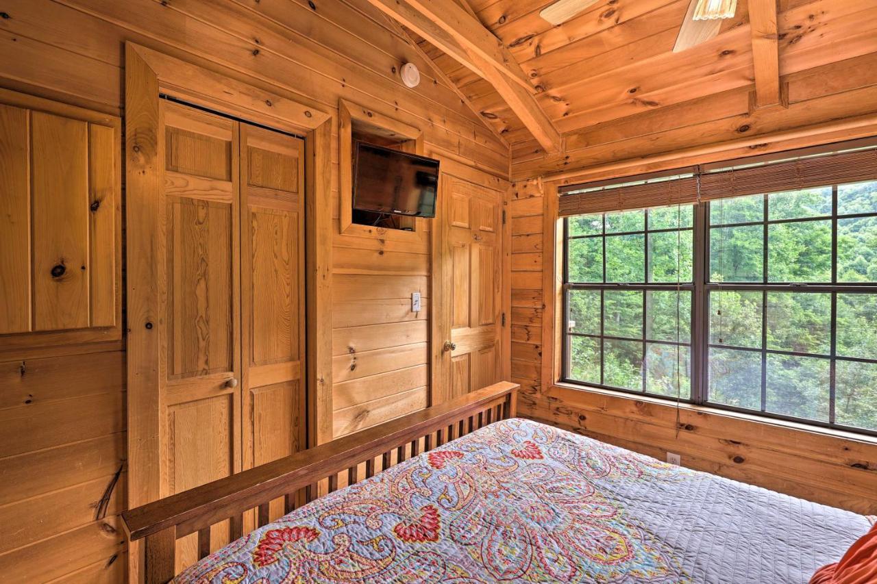Quaint Log Cabin With Views Near West Jefferson Warrensville Dış mekan fotoğraf