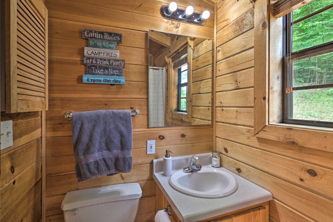 Quaint Log Cabin With Views Near West Jefferson Warrensville Dış mekan fotoğraf